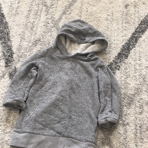 ⚡️$4 FLASH SALE⚡️ Sweatshirt Gray Baby Gap 2T - Picture 5 of 8